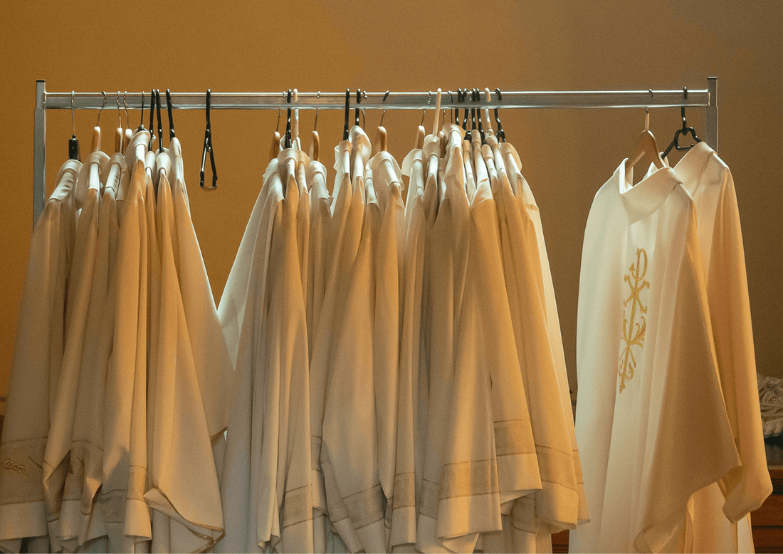 Les étapes de la confection d’un habit liturgique sur-mesure