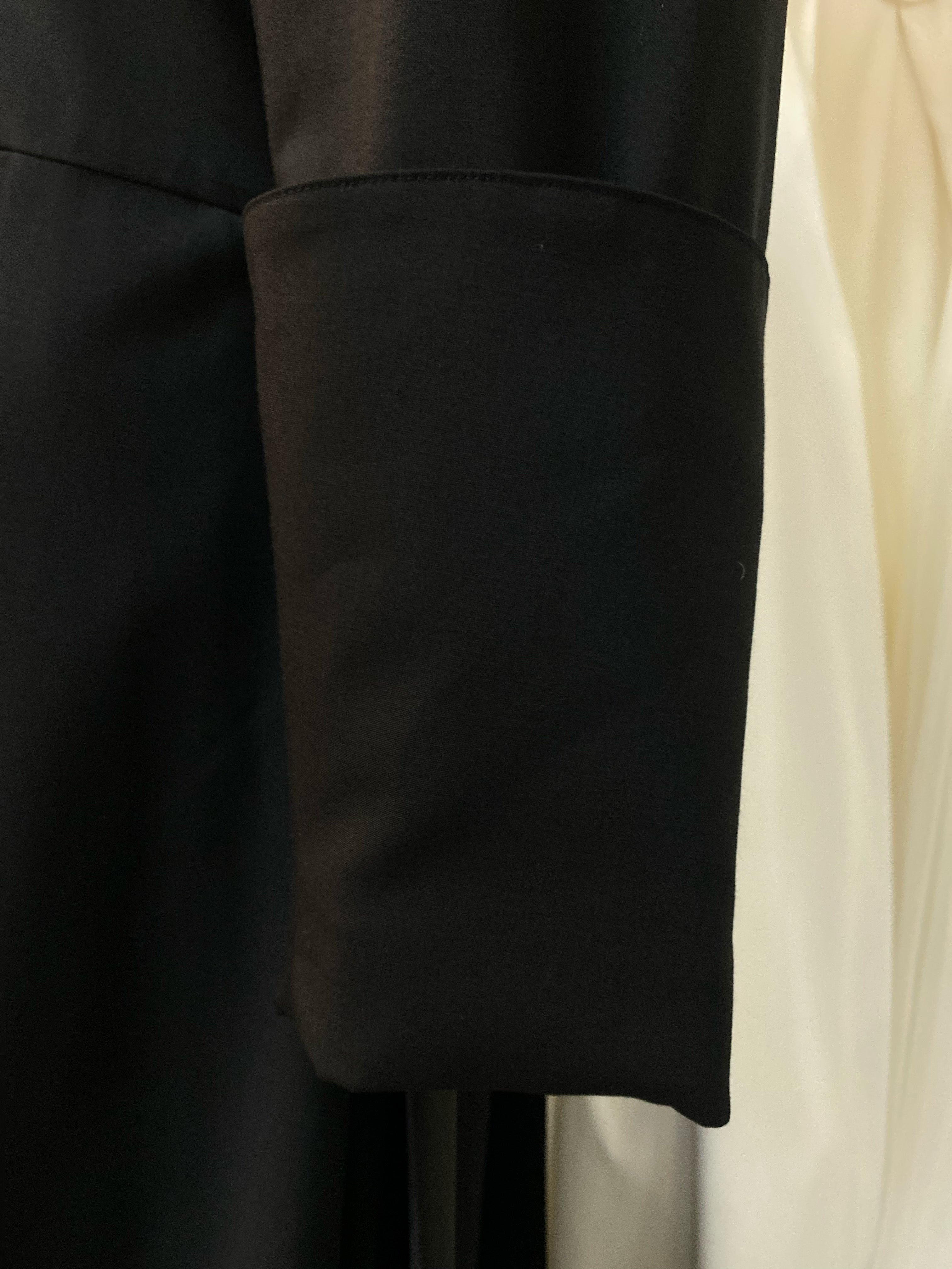 Vêtements liturgiques fabriqués en France - La Maison de la Soutane